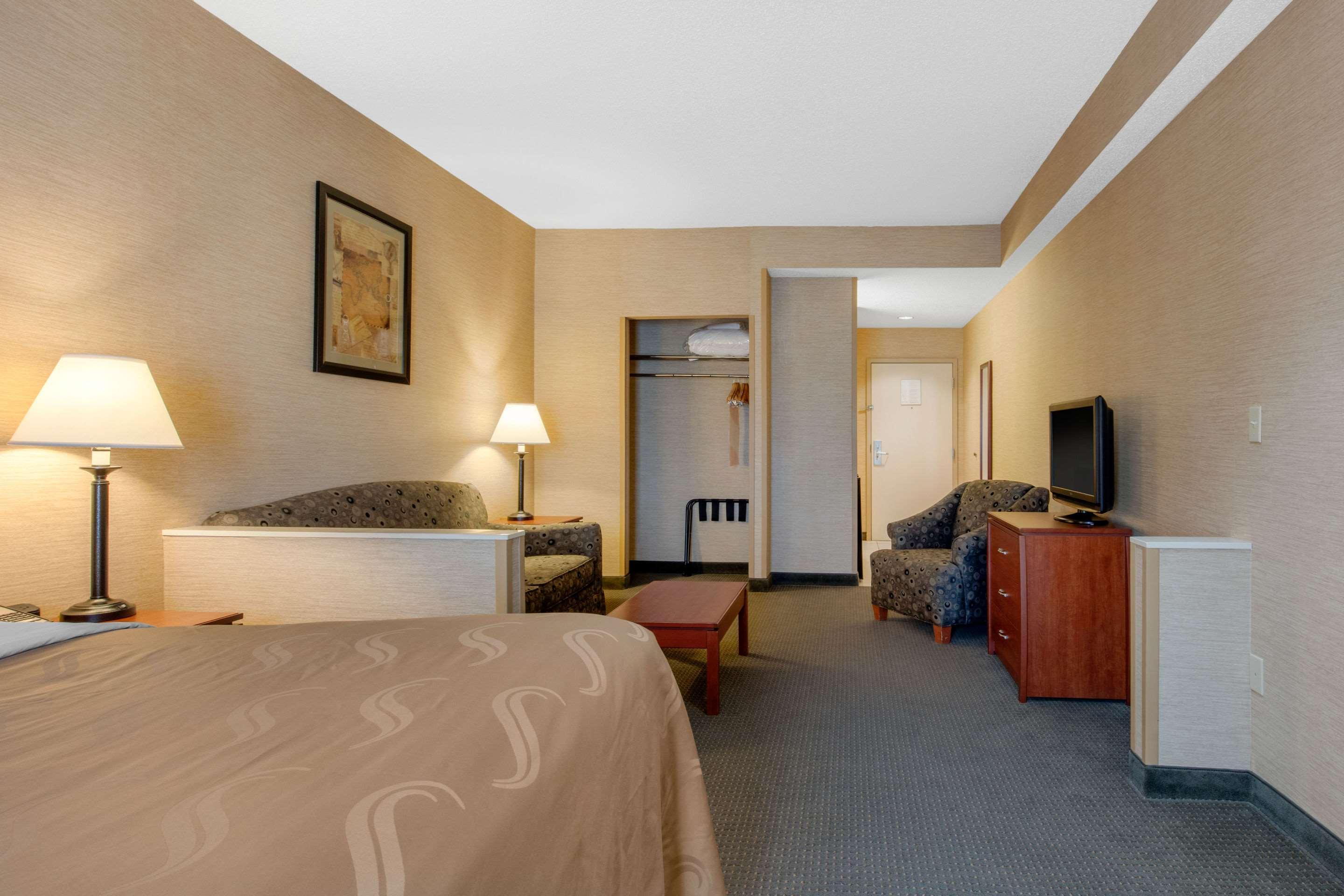 Quality Inn & Suites Benton - Draffenville Buitenkant foto